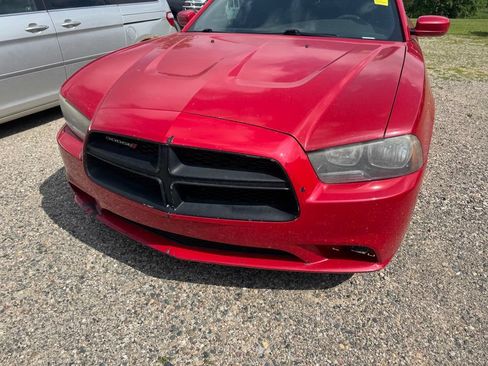 Used 2012 Dodge Charger SE RWD image 5
