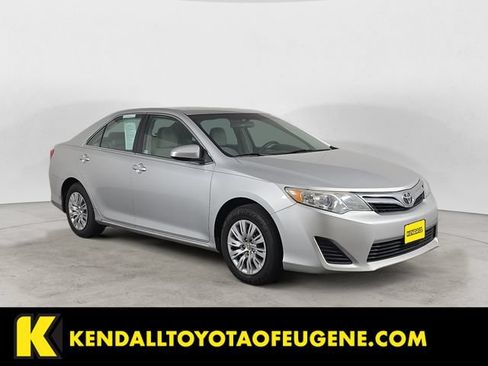 Used 2014 Toyota Camry LE FWD image 7