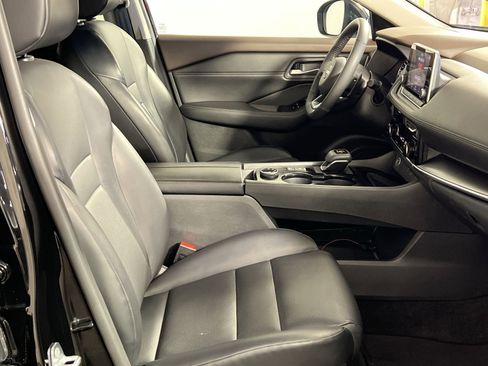 Used 2023 Nissan Rogue SV w/ SV Premium Package image 27