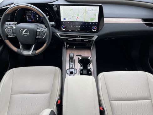 Used 2024 Lexus RX 350 Premium image 3