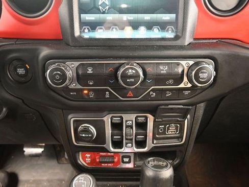 Used 2018 Jeep Wrangler Unlimited Rubicon AWD/4WD image 26