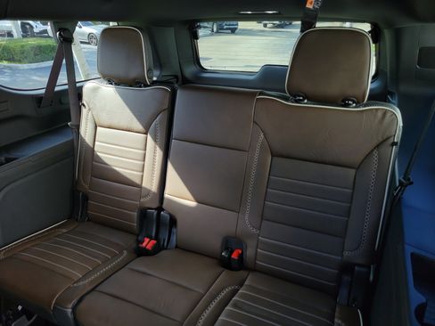 New 2026 GMC Yukon XL Denali Ultimate AWD/4WD image 13
