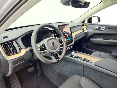 New 2026 Volvo XC60 B5 Plus w/ Climate Package image 20