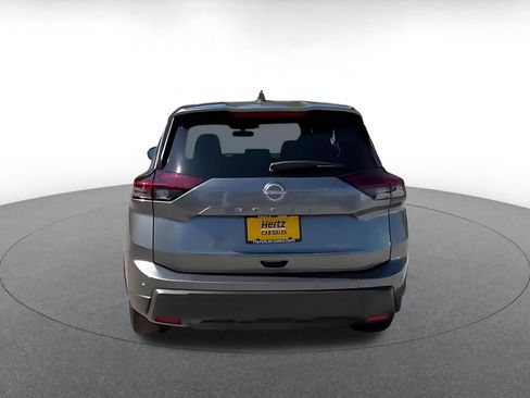 Used 2025 Nissan Rogue SV FWD image 11