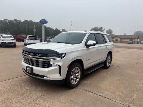 Used 2021 Chevrolet Tahoe Premier AWD/4WD image 7