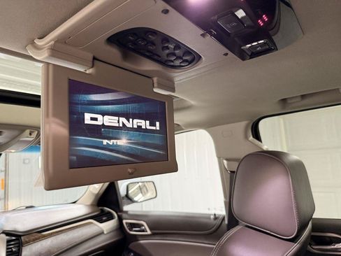 Used 2019 GMC Yukon XL Denali w/ Denali Ultimate Package AWD/4WD image 30