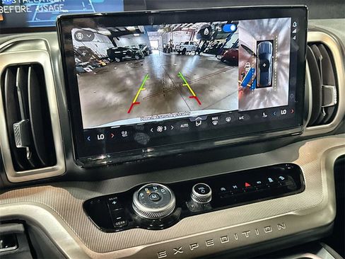 New 2026 Ford Expedition Active image 20