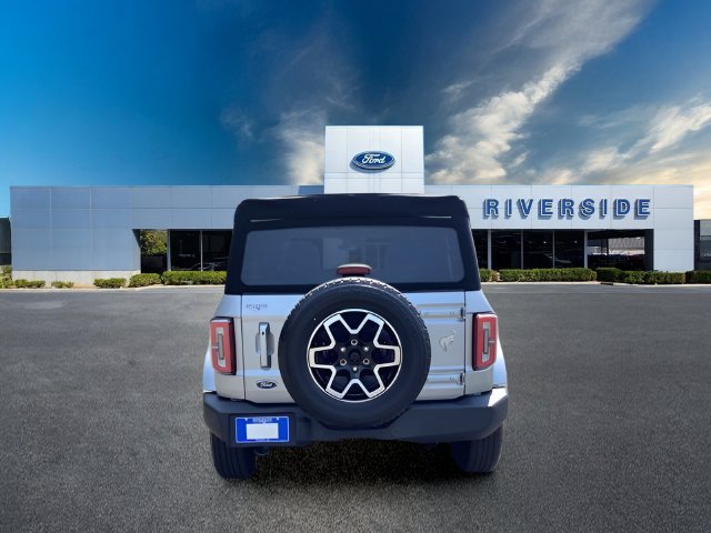 Used 2023 Ford Bronco Outer Banks AWD/4WD image 4