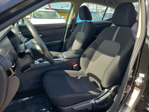 Used 2022 Nissan Sentra SV w/ Lighting Package FWD image 15