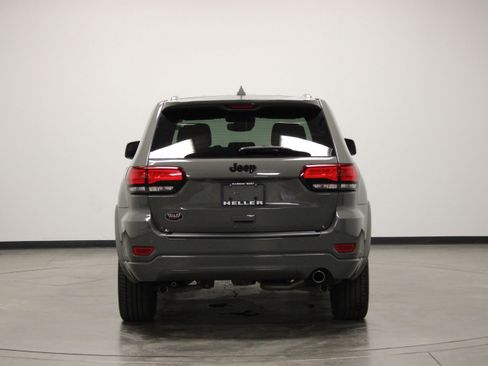 Used 2020 Jeep Grand Cherokee Altitude RWD image 7