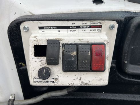 Used 2009 Chevrolet Express 3500 image 17