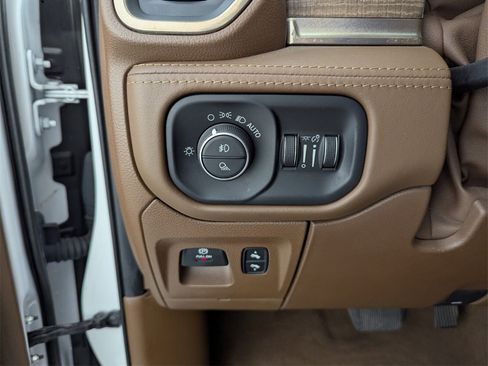 Certified 2019 RAM 1500 Limited image 32