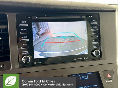Used 2018 Toyota Sienna LE FWD image 21