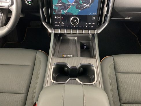 Used 2025 GMC Acadia AT4 image 15