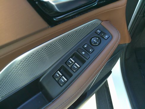 Used 2022 Acura MDX FWD w/ Technology Package image 18