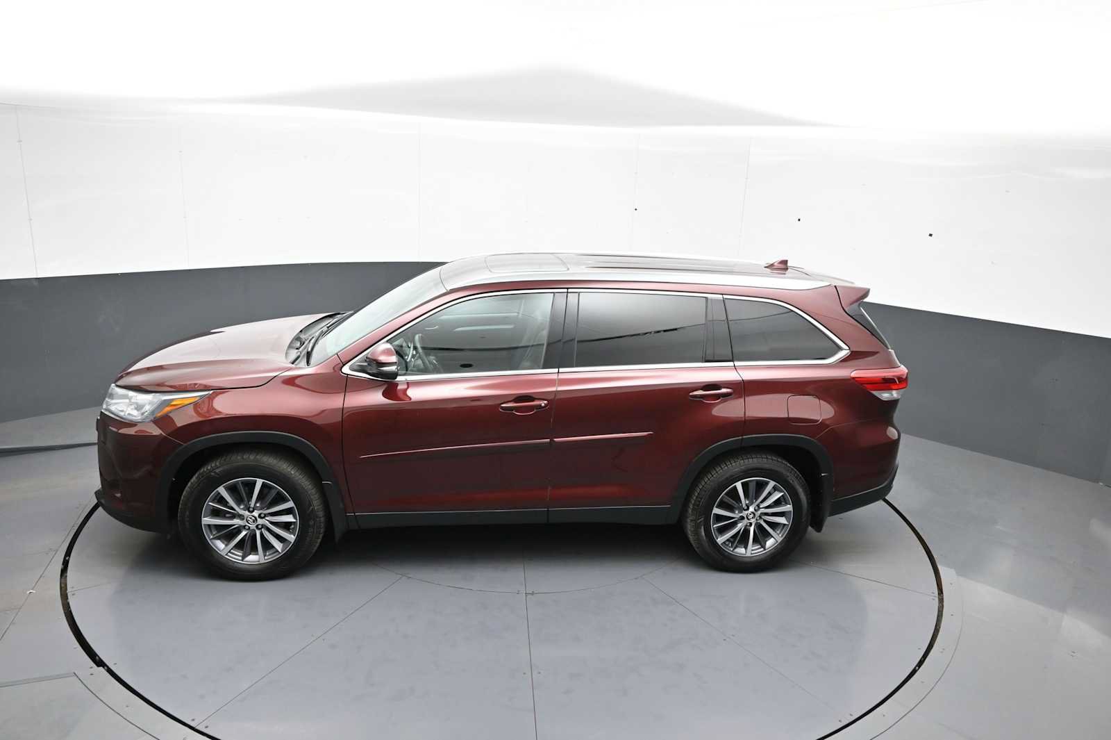 Used 2019 Toyota Highlander XLE w/ Protection Package #3 AWD/4WD image 42