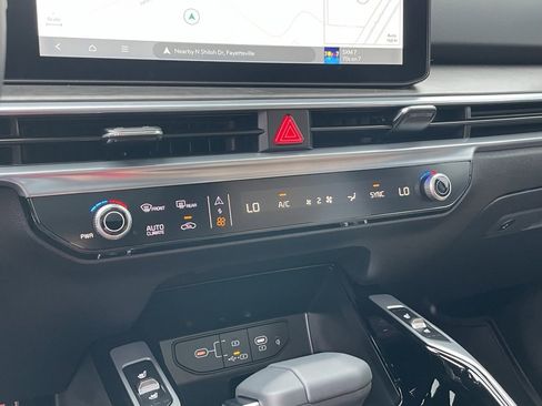 New 2026 Kia Sorento SX Prestige w/ Olive Brown Leather Package image 16