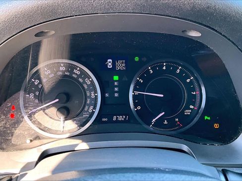 Used 2013 Lexus IS 250C w/ Luxury Pkg image 23