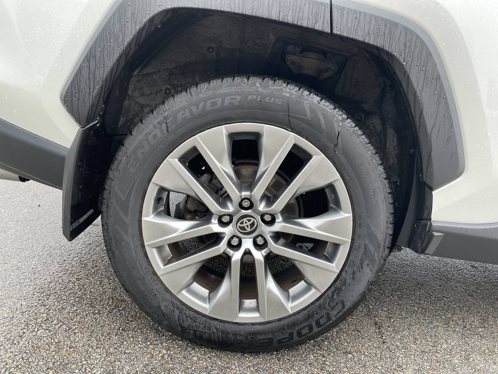 Certified 2022 Toyota RAV4 XLE Premium AWD/4WD image 12