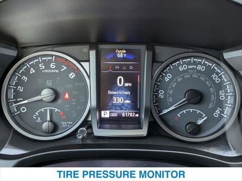 Used 2022 Toyota Tacoma TRD Sport w/ Technology Package image 16