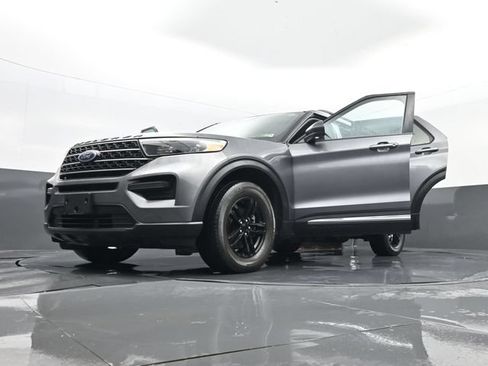 Used 2021 Ford Explorer XLT AWD/4WD image 34