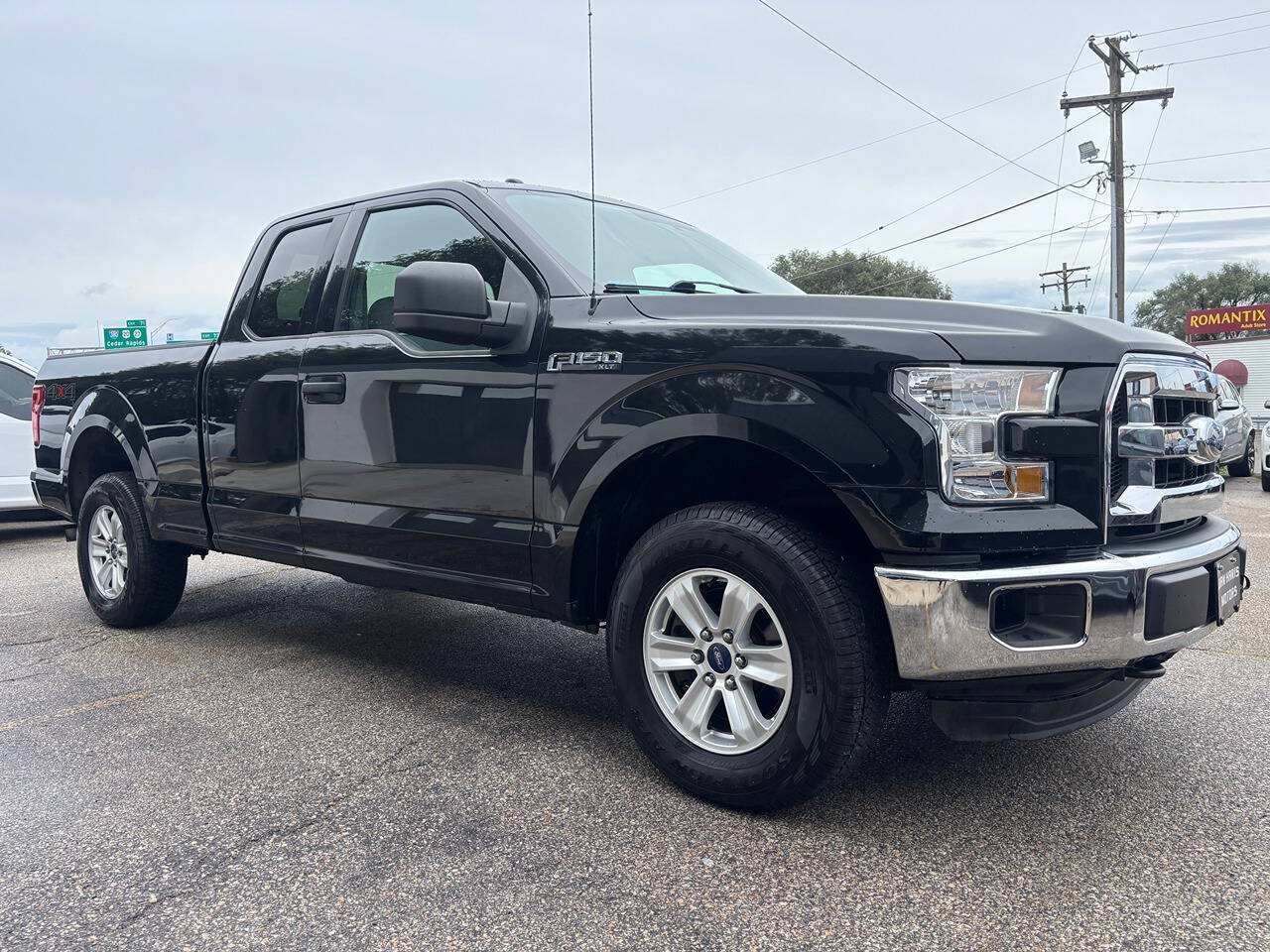 Used 2015 Ford F150 XLT AWD/4WD image 7