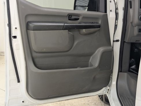 Used 2018 Nissan NV 2500 SV image 25