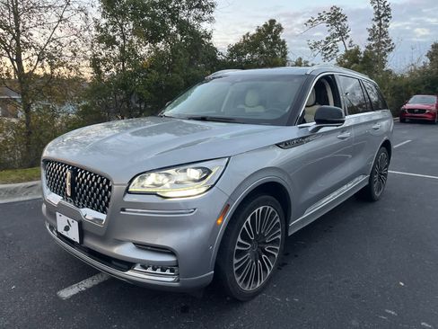 Used 2023 Lincoln Aviator Black Label w/ Dynamic Handling Package image 2