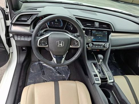 Used 2019 Honda Civic Touring image 11