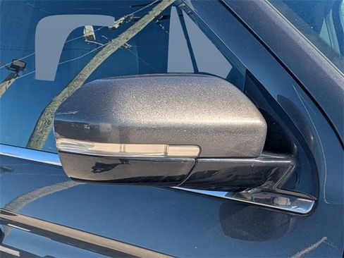 Used 2021 Ford Expedition XLT image 11