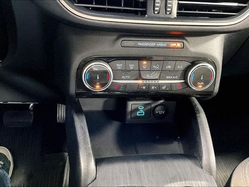 Used 2022 Ford Escape SE w/ Cold Weather Package image 15