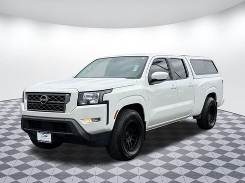 Used 2022 Nissan Frontier SV w/ Technology Package image 3