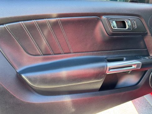 Used 2017 Ford Mustang GT Premium image 13