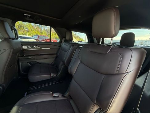 New 2026 Ford Explorer Platinum image 27