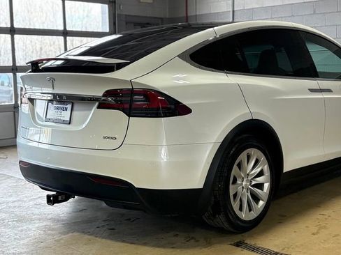 Used 2017 Tesla Model X 100D image 10