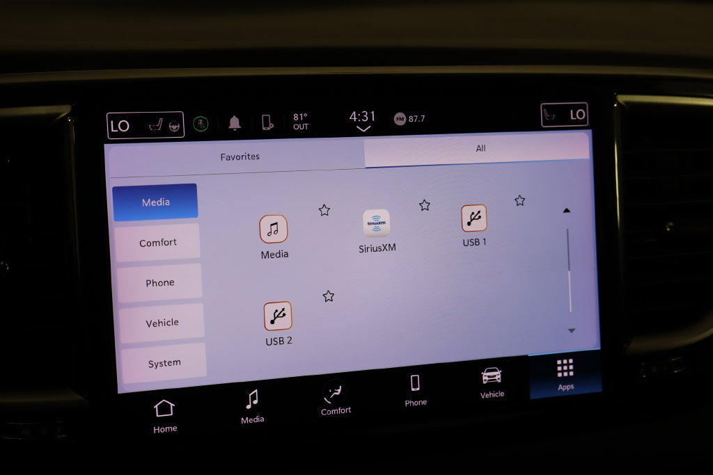Used 2023 Chrysler Pacifica Touring-L FWD image 37