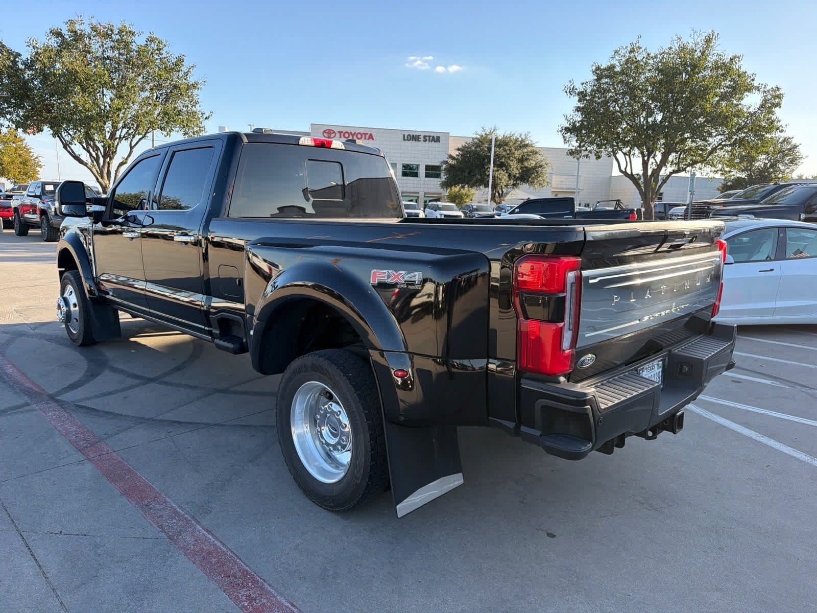 Used 2024 Ford F450 Platinum w/ FX4 Off-Road Package AWD/4WD image 4