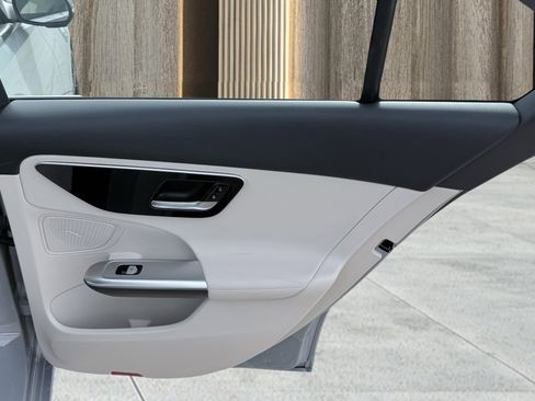 Used 2025 Mercedes-Benz C 300 Sedan image 37