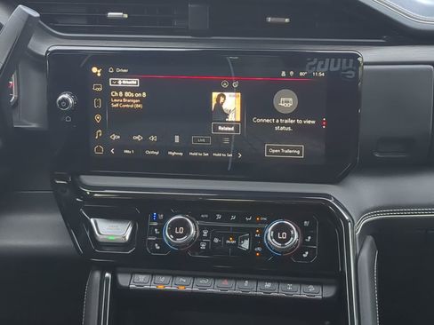 Used 2024 GMC Sierra 2500 AT4X image 16