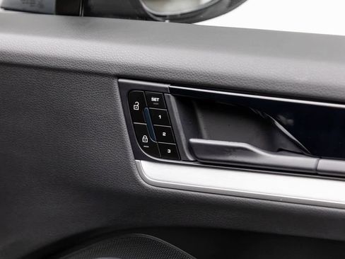 Used 2024 Porsche Cayenne S image 51