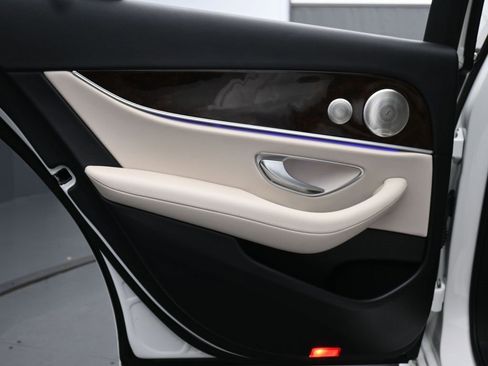 Used 2022 Mercedes-Benz E 350 4MATIC Sedan image 19