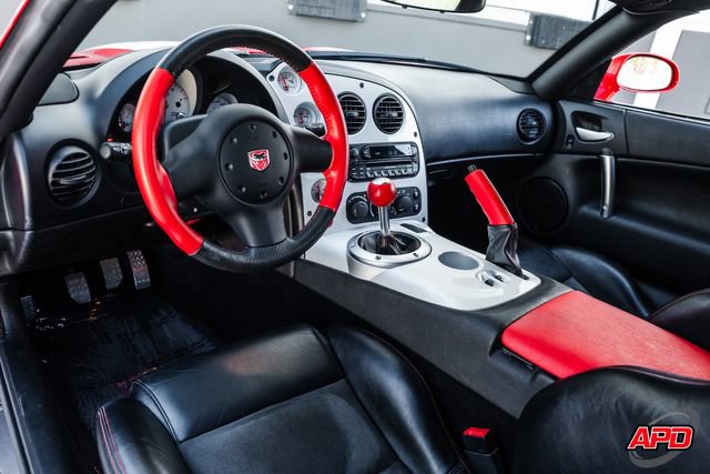 Used 2006 Dodge Viper SRT-10 RWD image 2