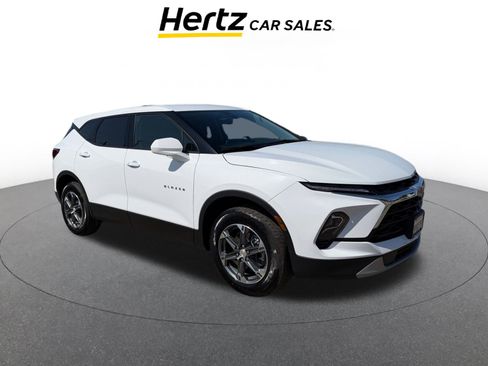 Used 2025 Chevrolet Blazer LT image 1