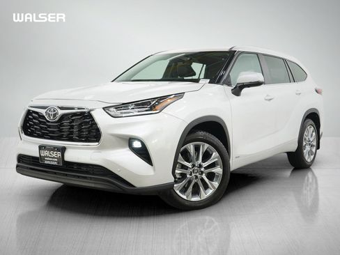 Used 2026 Toyota Highlander Limited AWD/4WD image 1