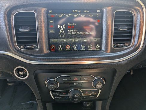 Used 2017 Dodge Charger SXT RWD image 20