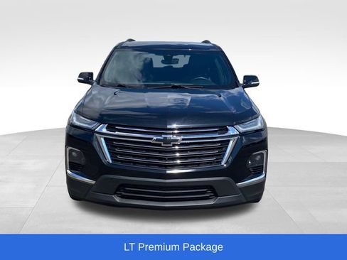 Used 2023 Chevrolet Traverse LT w/ LT Premium Package AWD/4WD image 2