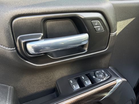 Used 2021 Chevrolet Silverado 1500 RST image 13