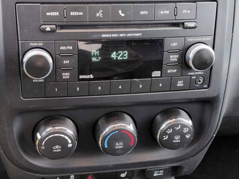 Used 2015 Jeep Compass Sport image 26