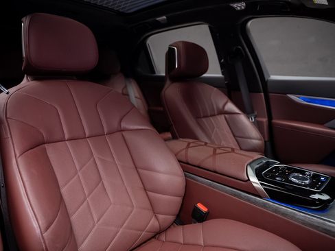 Used 2023 BMW i7 xDrive60 w/ Parking Assistance Package image 61