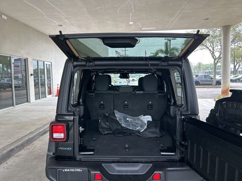 Used 2025 Jeep Wrangler Unlimited Sport S 4xe AWD/4WD image 36